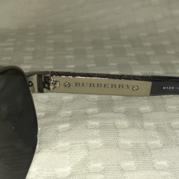 Burberry Designer Sunglasses - Picture 6 of 8